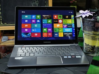 纖薄外型、鋁合金外殼 SAMSUNG Series 7 Ultra 