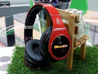 8 單元環迴音效 Bluedio R 多模式無線耳機 8 單元環迴音效 Bluedio R 多模式無線耳機