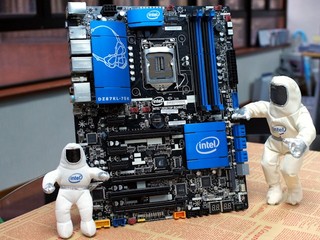 加入 Thunderbolt 介面 Intel DZ87KL-75K 主機板