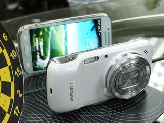 集智能手機與數碼相機於一身 Samsung Galaxy S4 Zoom 集智能手機與數碼相機於一身 Samsung Galaxy S4 Zoom