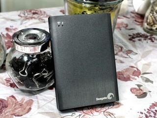 行動裝置共享多媒體 Seagate Wireless Plus 無線硬碟機 行動裝置共享多媒體 Seagate Wireless Plus 無線硬碟機