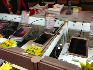 香港电脑通讯节2013 大量似三星山寨Android Phone