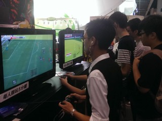 香港电脑通讯节2013  Sony设有PlayStation试玩区