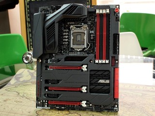 ROG系列滲入TUF元素 ASUS Maximus VI Formula