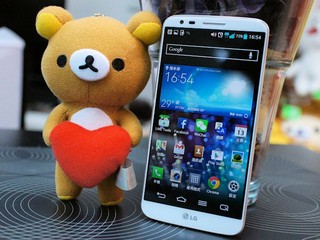 新颖机身设计 效能表现出众 首款后置按钮智能手机LG  G2 
