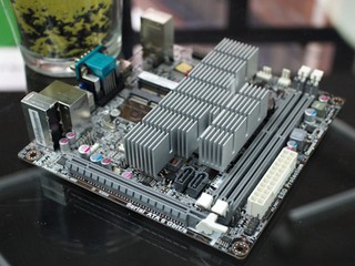 低功耗HTPC平台 ECS KBN-I/2100 Mini-ITX主機板 低功耗HTPC平台 ECS KBN-I/2100 Mini-ITX主機板