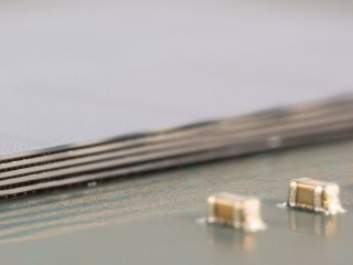 Micron 2GB混合式内存立方樣品付運 明年底將量產 2GB和 4GB HMC設備 Micron 2GB混合式内存立方樣品付運 明年底將量產 2GB和 4GB HMC設備
