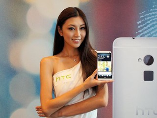5.9吋高清屏幕 娛樂性強 HTC one Max 10 月底發售