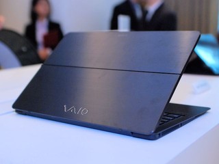 火紅外觀支援多模式變形 Sony 推出秋季系列行動電腦