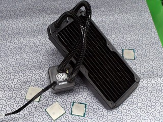 強力水泵、更換喉管更彈性 COOLER MASTER Eisberg Prestige 240L