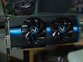 預設超頻、VAPOR-X散熱 Sapphire VAPOR-X R9 270X OC 預設超頻、VAPOR-X散熱 Sapphire VAPOR-X R9 270X OC