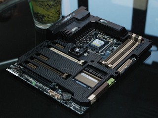 穩定長效平台之選 ASUS SABERTOOTH Z87主機板