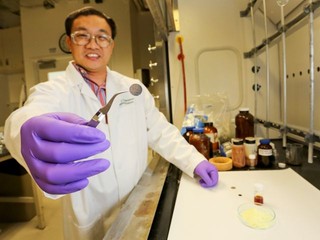 日本成功研發新型鋰離子蓄電池 容量提升3倍 可彎曲和超薄特性