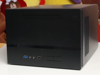 方正設計、兼容 120mm 水冷 ANTEC ISK 600 ITX 機箱