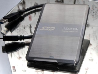 外置式高速固態硬碟 ADATA DashDrive Elite SE720
