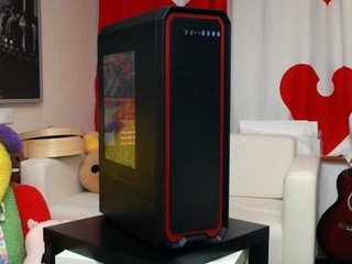 黑色巨塔、雙電源器設計 ANTEC Nineteen Hundred 機箱