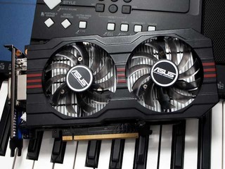 預設超頻、雙風扇散熱 ASUS GTX750TI-OC-2GD5
