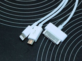 統一手機傳輸充電接口標準 歐盟將強制採用 Micro-USB接口