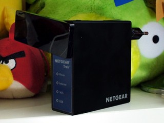雙天線設計、支援高速網絡 NETGEAR  PR2000 旅行路由器