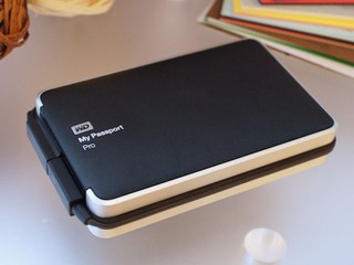 Thunderbolt介面可攜性雙硬碟 WD My Passport Pro 正式發售 Thunderbolt介面可攜性雙硬碟 WD My Passport Pro 正式發售