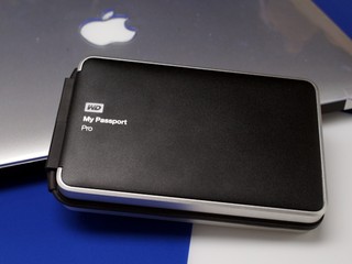RAID 模式、200MB/s 讀寫 WD My Passport Pro 便攜式硬碟