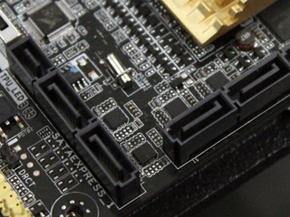 支援745MB/s、809MB/s讀寫 ASUS將發揮最高SATA Express效能