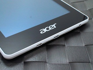 Acer IO7