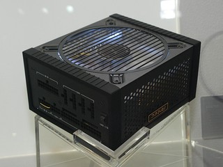 全模組 LED 燈光開關功能 ANTEC EDGE 電源供應器 