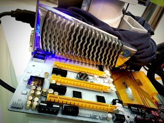ASRock全新 Z97 OC Formula主機板 創下7.18GHz與IXTU 1601分世界新紀錄
