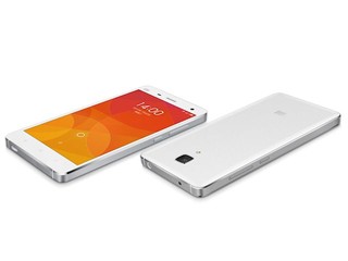 同場發表低價智能手環 小米4  智能手機正式推出
