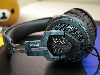 藍灰黑迷彩造型、伸縮麥克風 ASUS ROG Gamer Echelon 電競耳機