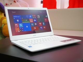 外型美感造形成為焦點 Acer Aspire V13 筆記簿電腦