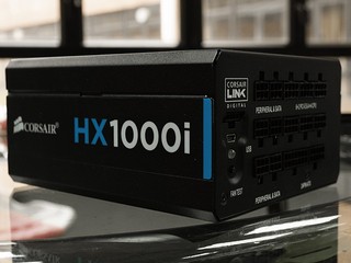 白金級轉換、全模組化線材 Corsair HX1000i 電源供應器