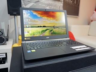 注入Fashion 元素 整體設計講究 Acer Aspire  V Nitro 系列筆電