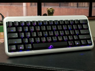 極具份量鋁合金外殼 Ducky 馬年特別版鍵盤 極具份量鋁合金外殼 Ducky 馬年特別版鍵盤
