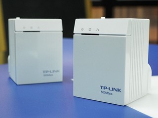 Nano 迷你设计、300 米传送距离 TP-LINK TL-PA4020-KIT HomePlug