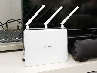 純白水晶鏡面、AC1900 雙頻設計 TP-LINK Archer C9 無線路由器