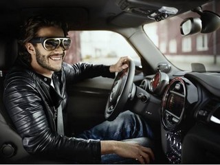 支援 X-RAY功能 查看車輛系統狀態 BMW 伙拍高通研發車用智能眼鏡 支援 X-RAY功能 查看車輛系統狀態 BMW 伙拍高通研發車用智能眼鏡