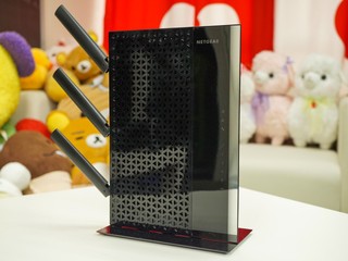 雙頻三天線、內建 FastLane 無線技術 Netgear EX7000 無線擴展器