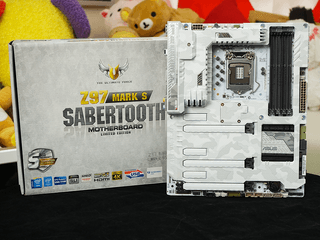 TUF 強悍主機板系列、白色迷彩盔甲 ASUS SABERTOOTH Z97 MARK S