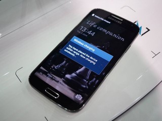 近场磁共振技术 金属外壳同样支援 Qualcomm 无线充电新技术发表