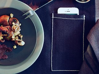 US$1.99 助您進餐時放下手機 IKEA 新推出「低頭族」專用餐桌布 US$1.99 助您進餐時放下手機 IKEA 新推出「低頭族」專用餐桌布