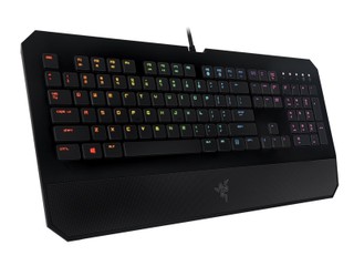2mm 厚度鍵帽 孤島式鍵盤設計 Razer DeathStalker 新增 Chroma 幻彩燈效