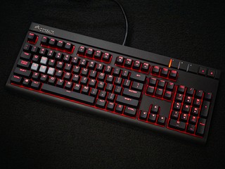 中階定位、沿用 Cherry MX 機械軸 全新 Corsair Strafe 遊戲鍵盤登場