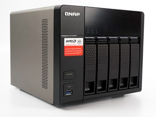 AMD 四核心效能、支援 10Gb 網絡 QNAP 新一代 TS-563 企業級 NAS