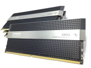 LED 光效與散熱工藝結合 KLEVV CRAS 系列 DDR4-3000 16GB Kit