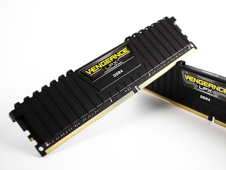 輕易打造新一代高容量DDR4 平台Corsair Vengeance LPX 32GB Kit 記憶體 