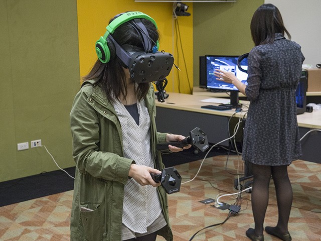 VR