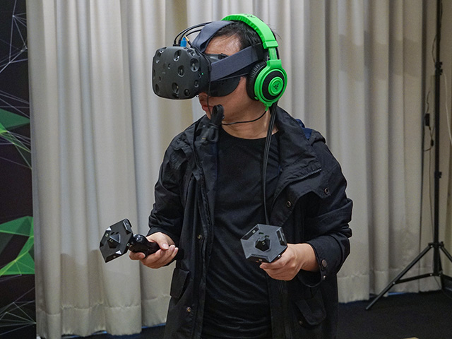 VR