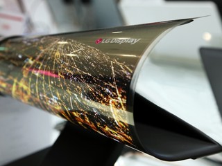 未來屏幕新趨勢 應用範疇廣泛 LG 發佈18吋可屈曲軟性屏幕